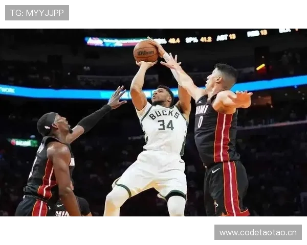 扬尼斯挡拆拉开空间助雄鹿提升关键时刻得分效率